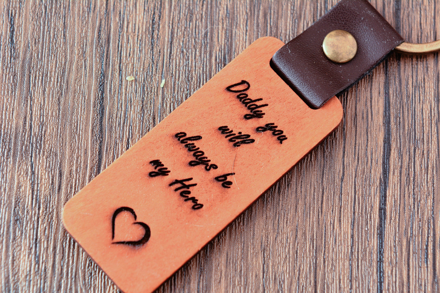 Personalised Wooden Keyring – Custom Father’s Day Gift for Dad, Grandad, or Stepdad, Engraved Keepsake Present for Him