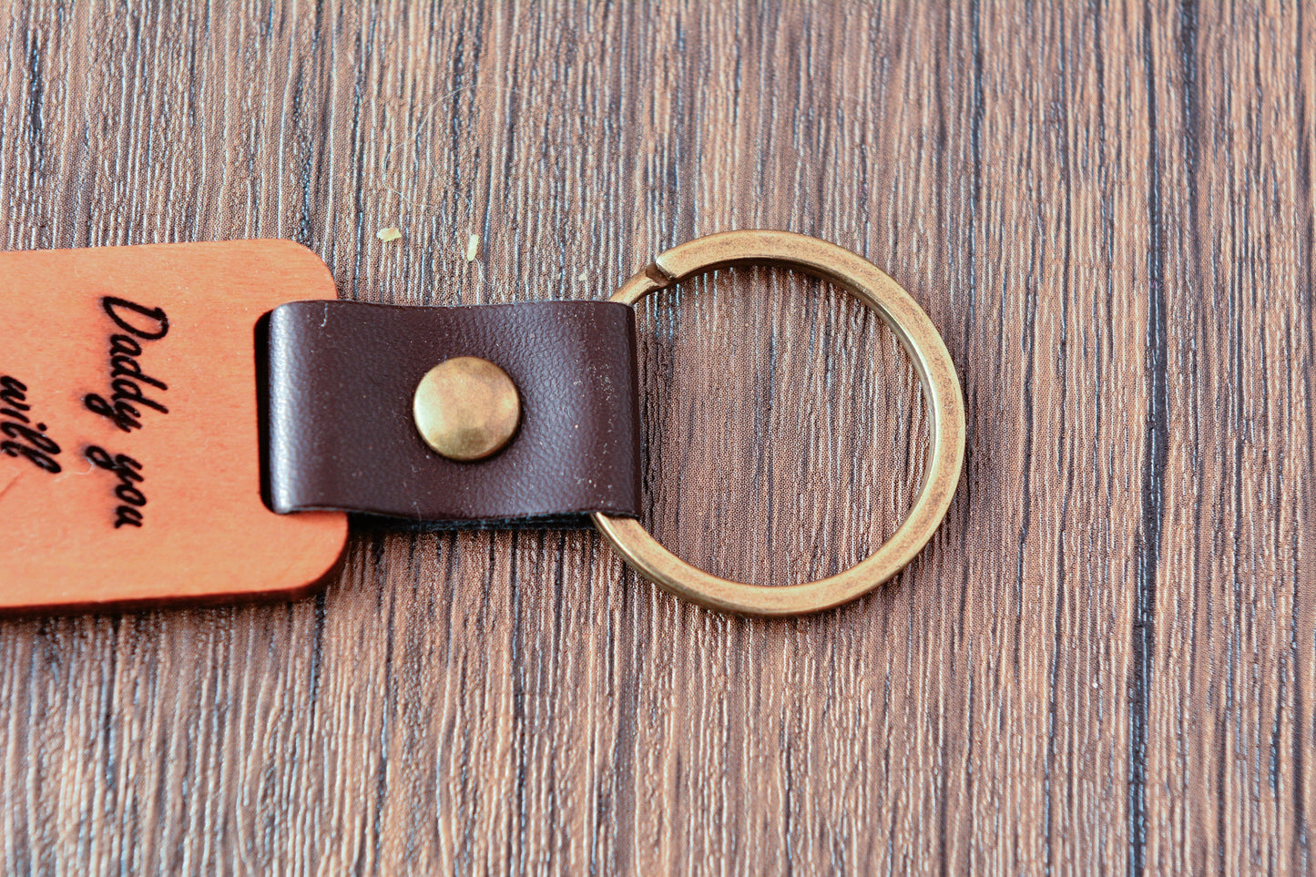 Personalised Wooden Keyring – Custom Father’s Day Gift for Dad, Grandad, or Stepdad, Engraved Keepsake Present for Him