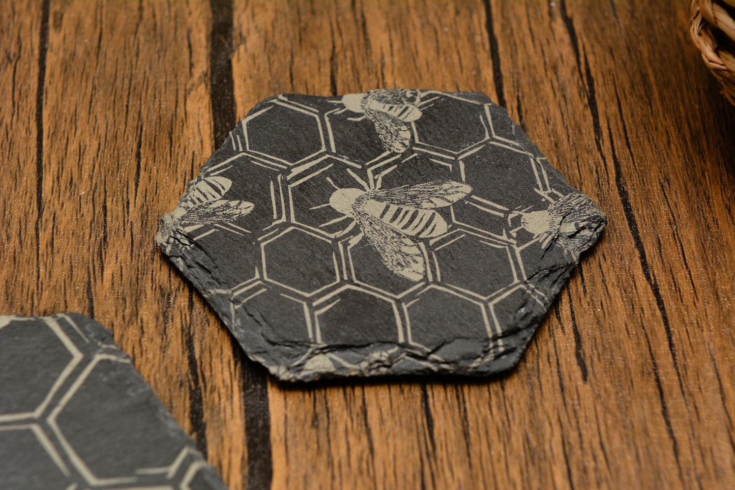 Honeycomb Bee Slate Placemat & Coaster Set – Hexagon Dining Decor, Rustic Natural Tableware, Cottagecore Gift for Kitchen or Housewarming