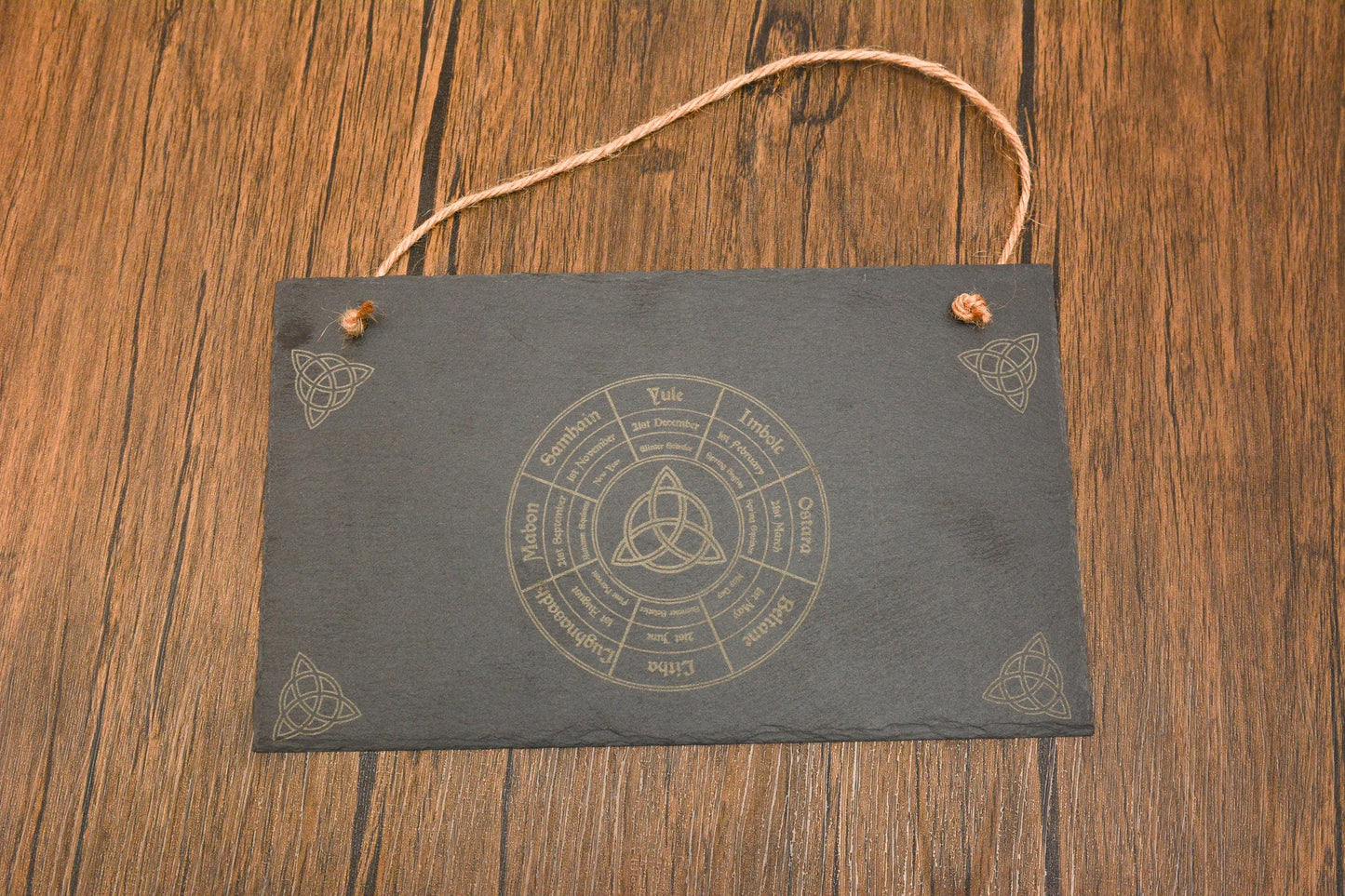 Wheel of the Year Slate Wall Sign – Wiccan Calendar, Pagan Sabbat Decor, Rustic Witchy Hanging Sign for Yule, Solstices, and Sabbats