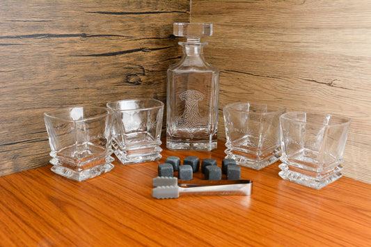 Norse Whisky Gift Set – Thor’s Hammer Decanter, 4 Engraved Glasses & Whisky Stones
