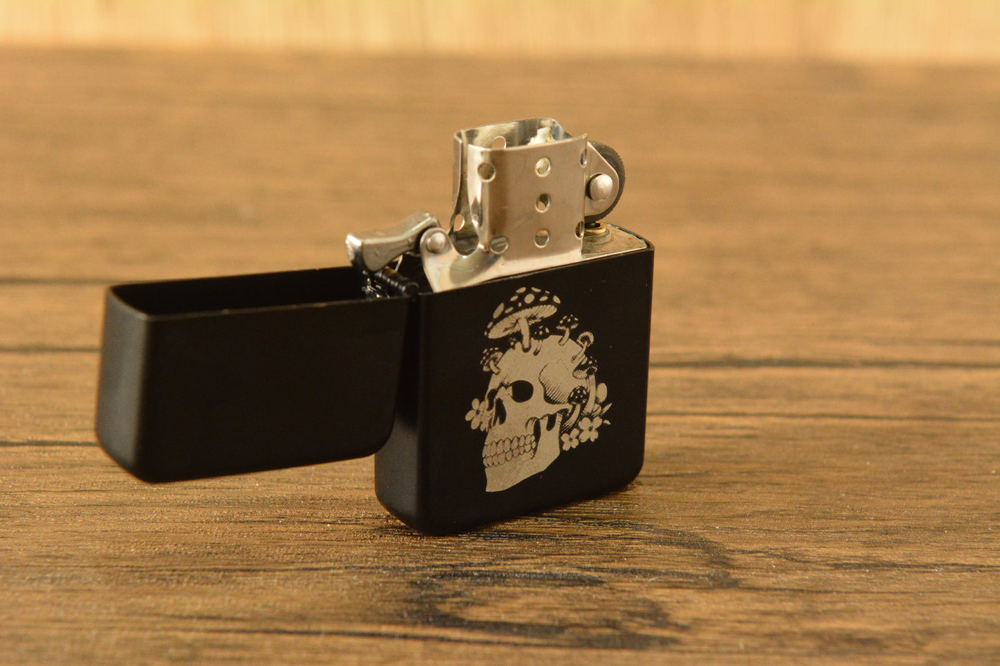 Gothic Skull and Mushroom Engraved Lighter – Black Matte Stainless Steel Refillable Flip Top