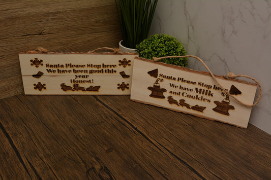 "Santa Stop Here" Christmas Sign – Laser Engraved Pine Wood – 25cm x 10cm Handmade Holiday Decoration – Made in the UK