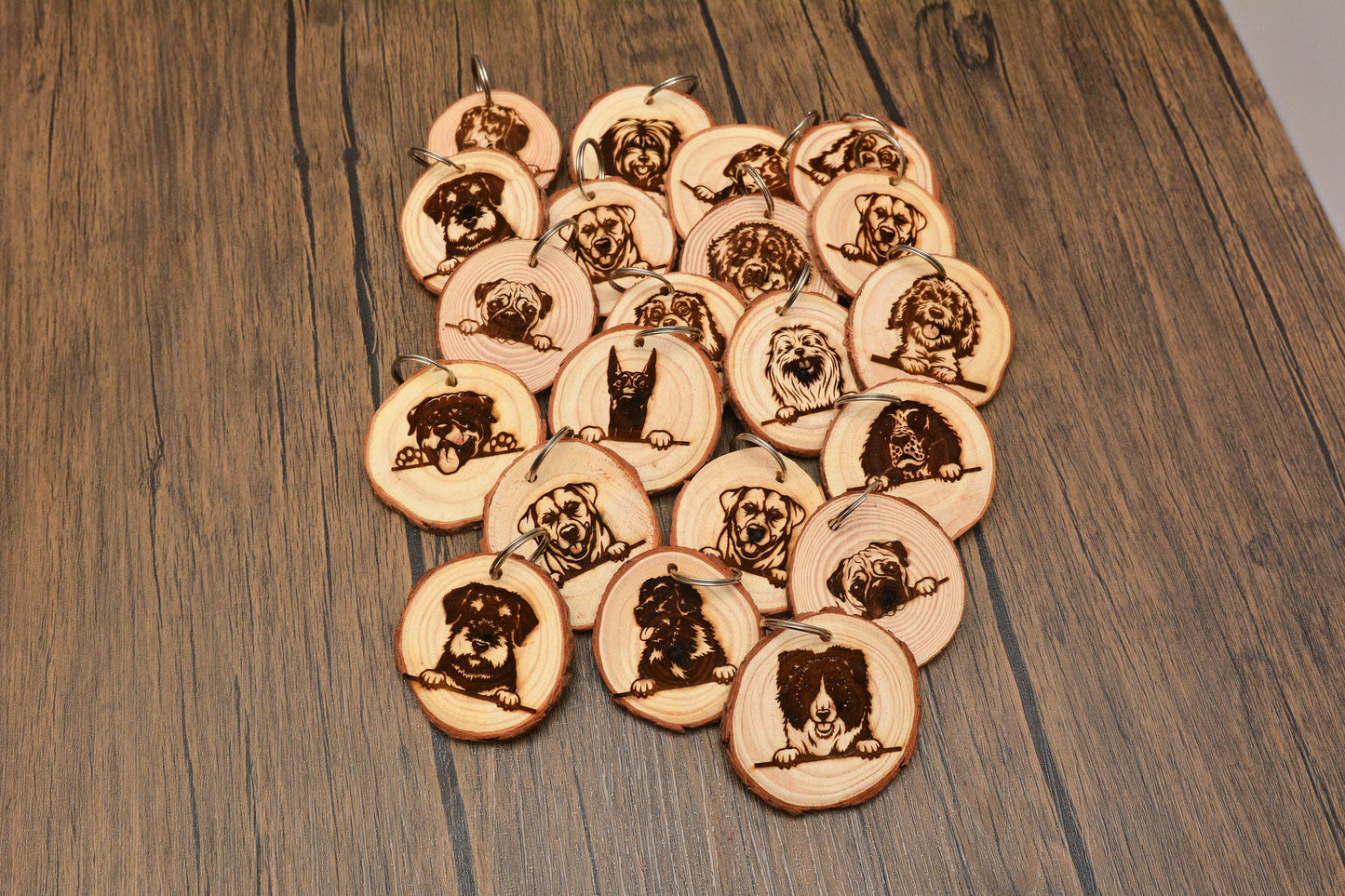 Engraved Dog Portrait Wooden Keyrings – Natural Pine Slice Gift for Dog Lovers, Dog Mum Present, Custom Pet Keepsake Key Ring